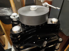 Load image into Gallery viewer, Gold Note Bellagio Reference Turntable with SME Series IV Tonearm
