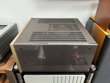 Load image into Gallery viewer, Accuphase E-800 Integrated Amplifier

