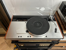 Load image into Gallery viewer, Luxman PD555 Turntable with Jelco Tonearm
