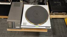 Load image into Gallery viewer, Technics SP-10MK3 Turntable
